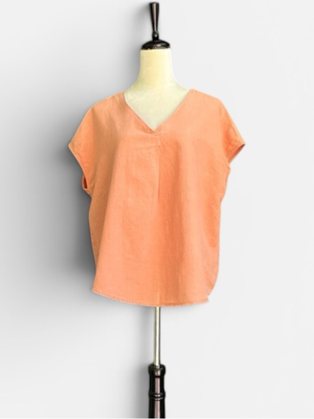 Cotton Bleu Linen Blend V-neck Top in Peach Size Medium